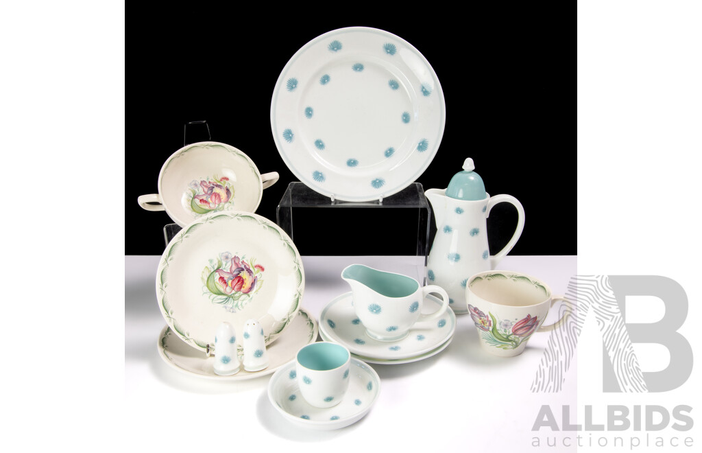 Collection Vintage Susie Cooper Porcelain Including Nine Pieces in One O'clocks Pattern & Four Pieces in Parrot Tulip Pattern