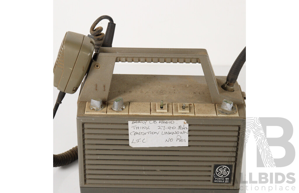 Vintage General Electric Porta-Mobile II Portable CB Radio