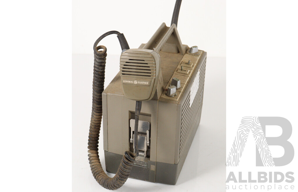 Vintage General Electric Porta-Mobile II Portable CB Radio