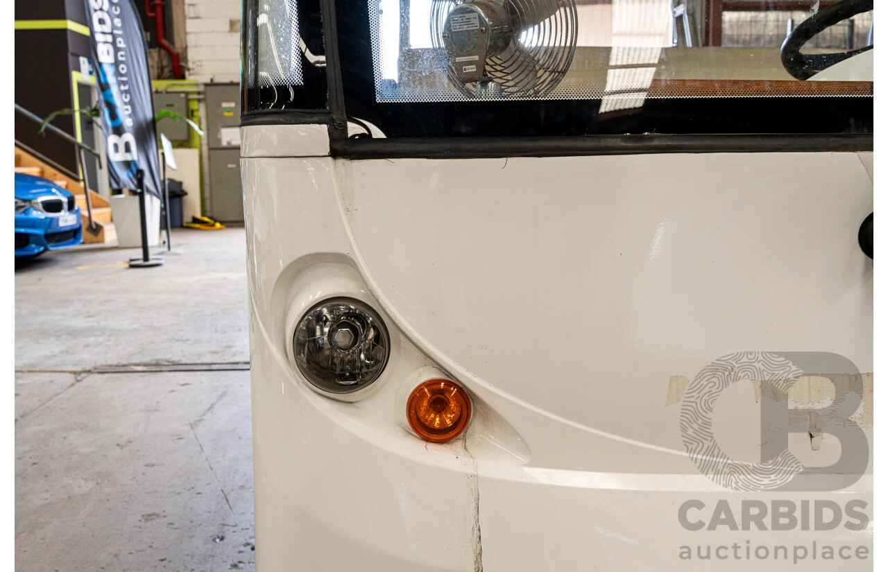10/2013 EMC EG6118KA03 11 Person Electric Golf Cart Sightseeing Bus