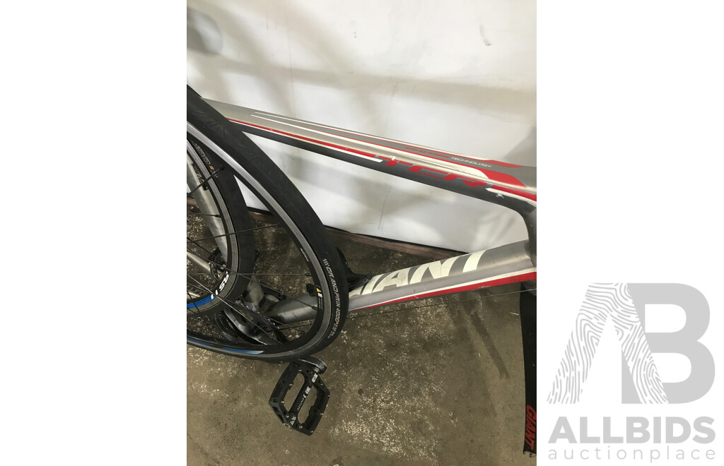 Giant Road Bike Frame with Tyres