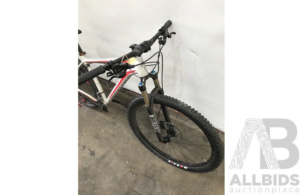Specialized Crave Pro  8 Speed Mountain Bike