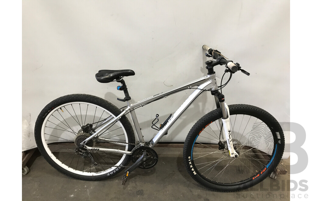 Malvern Star Switch 27 Speed Mountain Bike