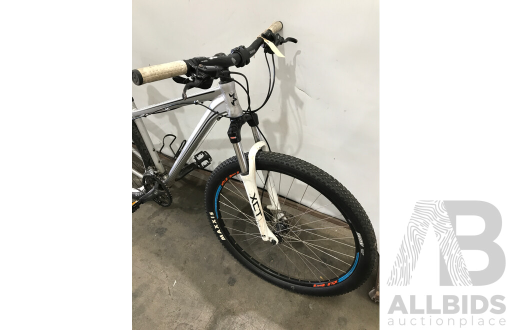 Malvern Star Switch 27 Speed Mountain Bike