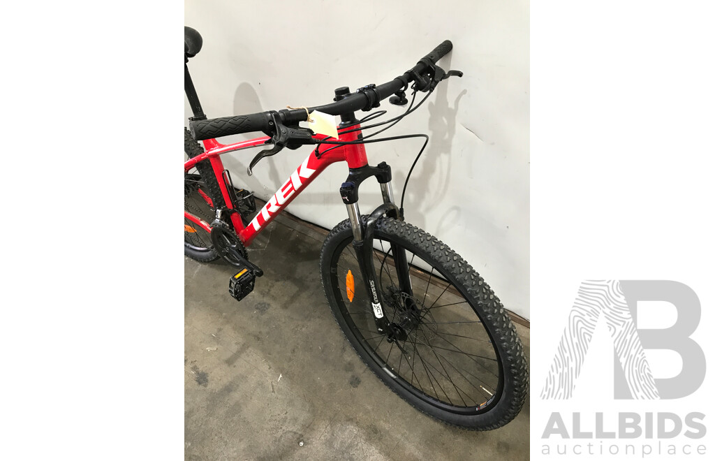 Trek Marlin 6 24-Speed Mountain Bike