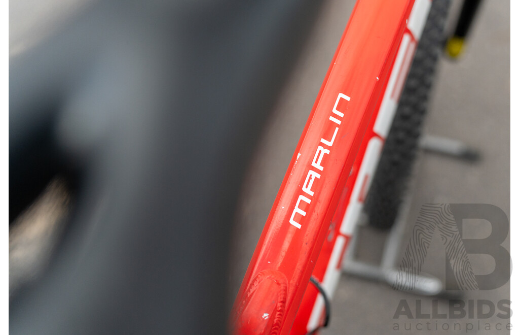 Trek Marlin 6 24-Speed Mountain Bike