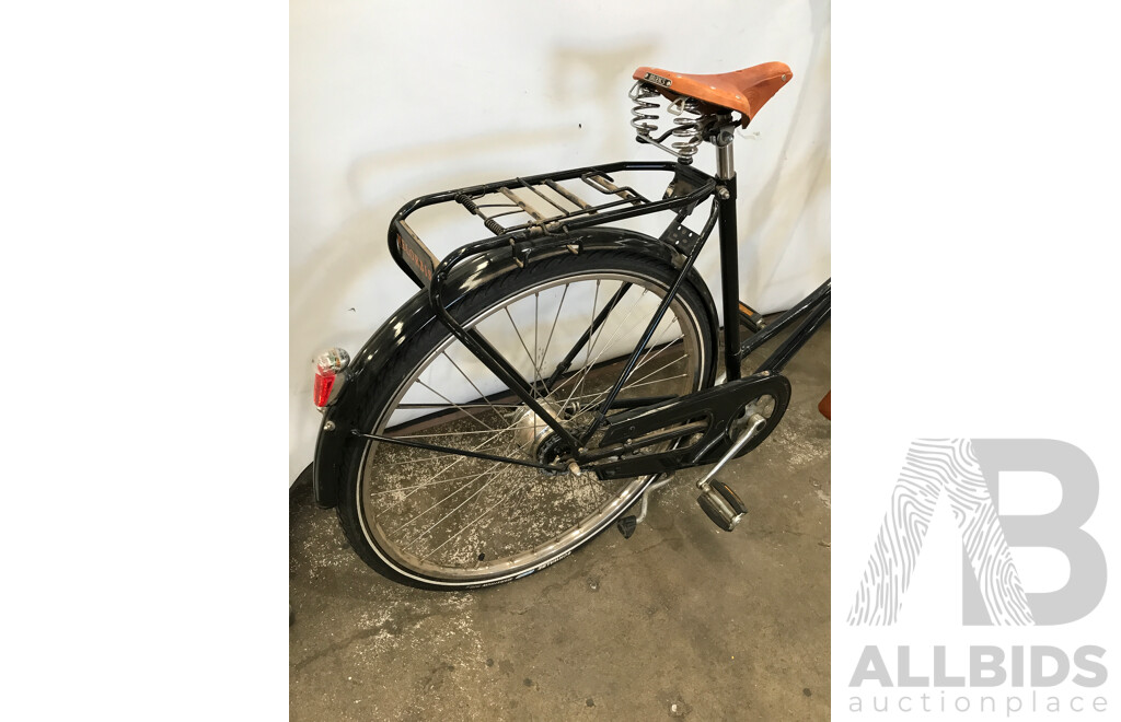 Black 7 Speed Cruiser Bike
