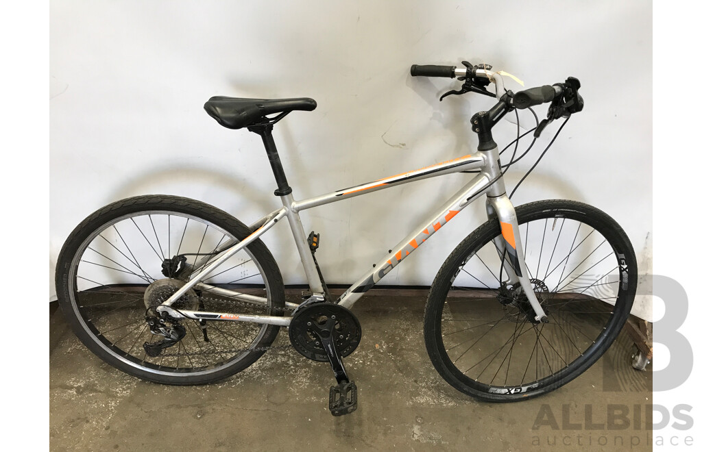 Giant Cross City 24 Speed Hybrid Bike