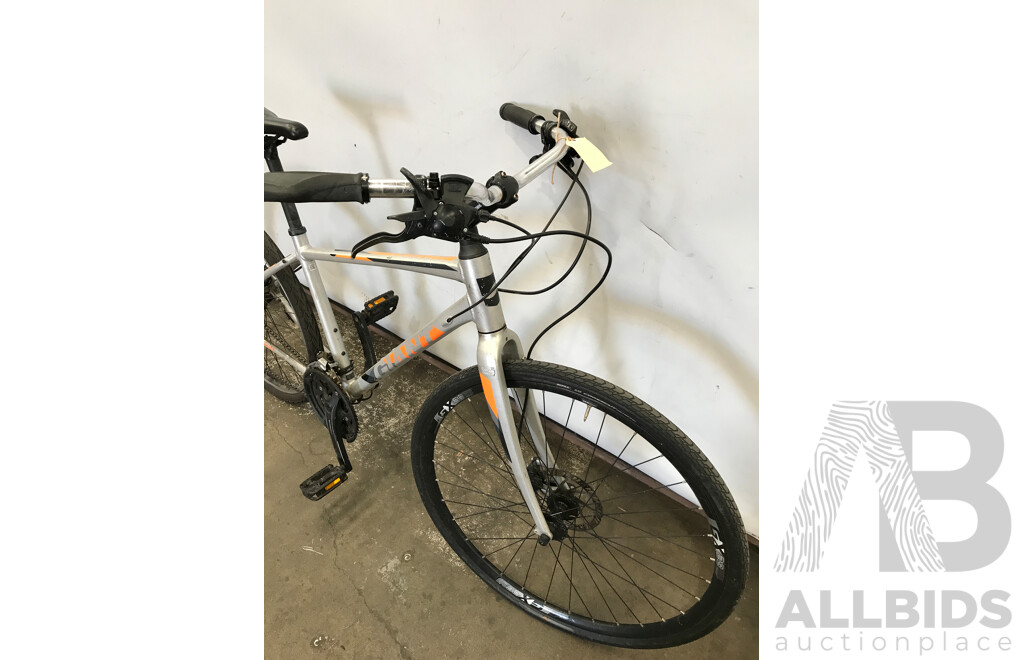 Giant Cross City 24 Speed Hybrid Bike