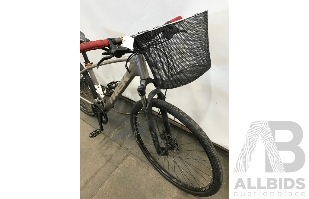 Trek Dual Sport 24 Speed Hybrid Bike