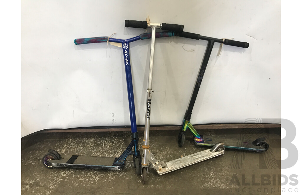 Tahwalhi, Apex, and Razor Kids' Scooters - Lot of 3