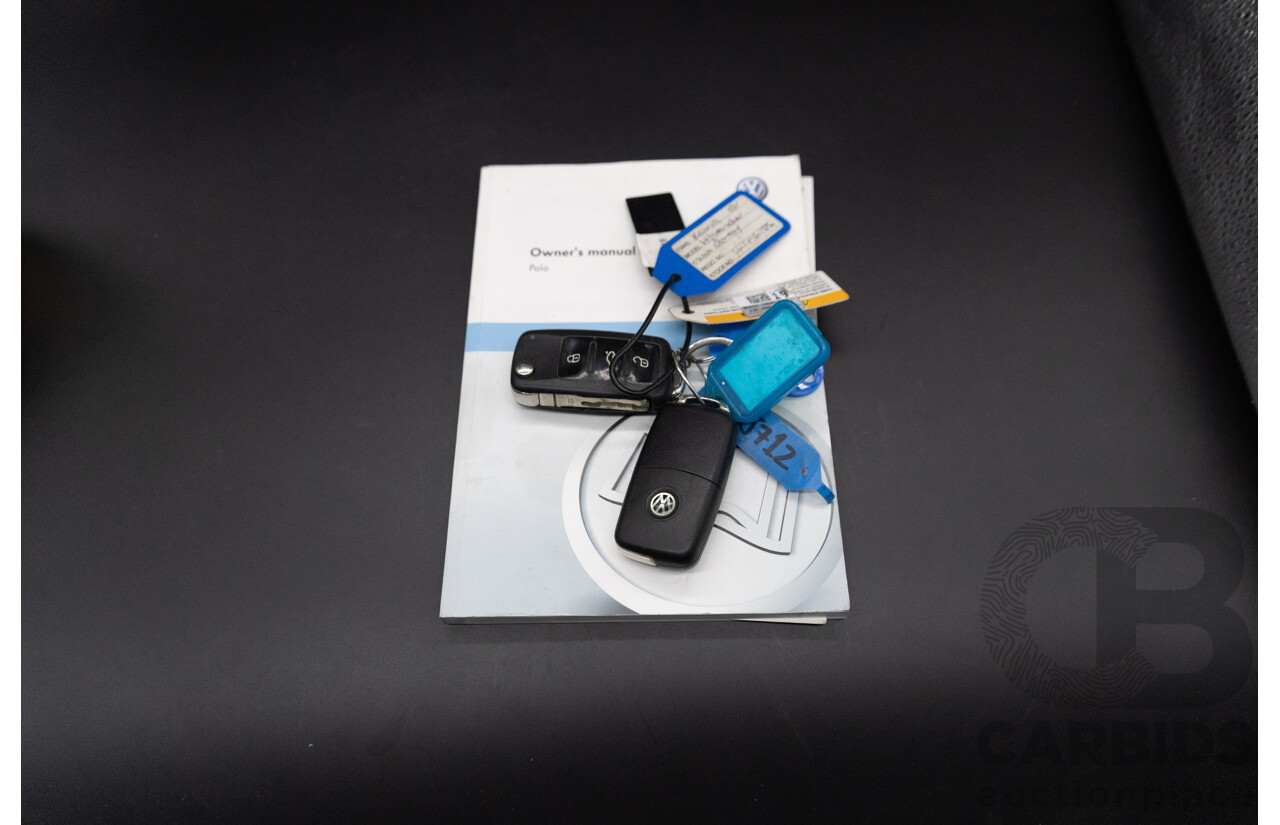 11/2010 Volkswagen Polo 66 TDI Comfortline 6R 5d Hatchback Ocean Blue Metallic Turbo Diesel 1.6L