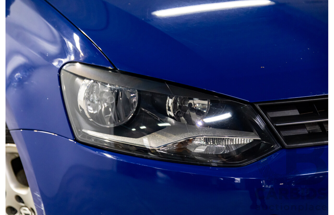 11/2010 Volkswagen Polo 66 TDI Comfortline 6R 5d Hatchback Ocean Blue Metallic Turbo Diesel 1.6L