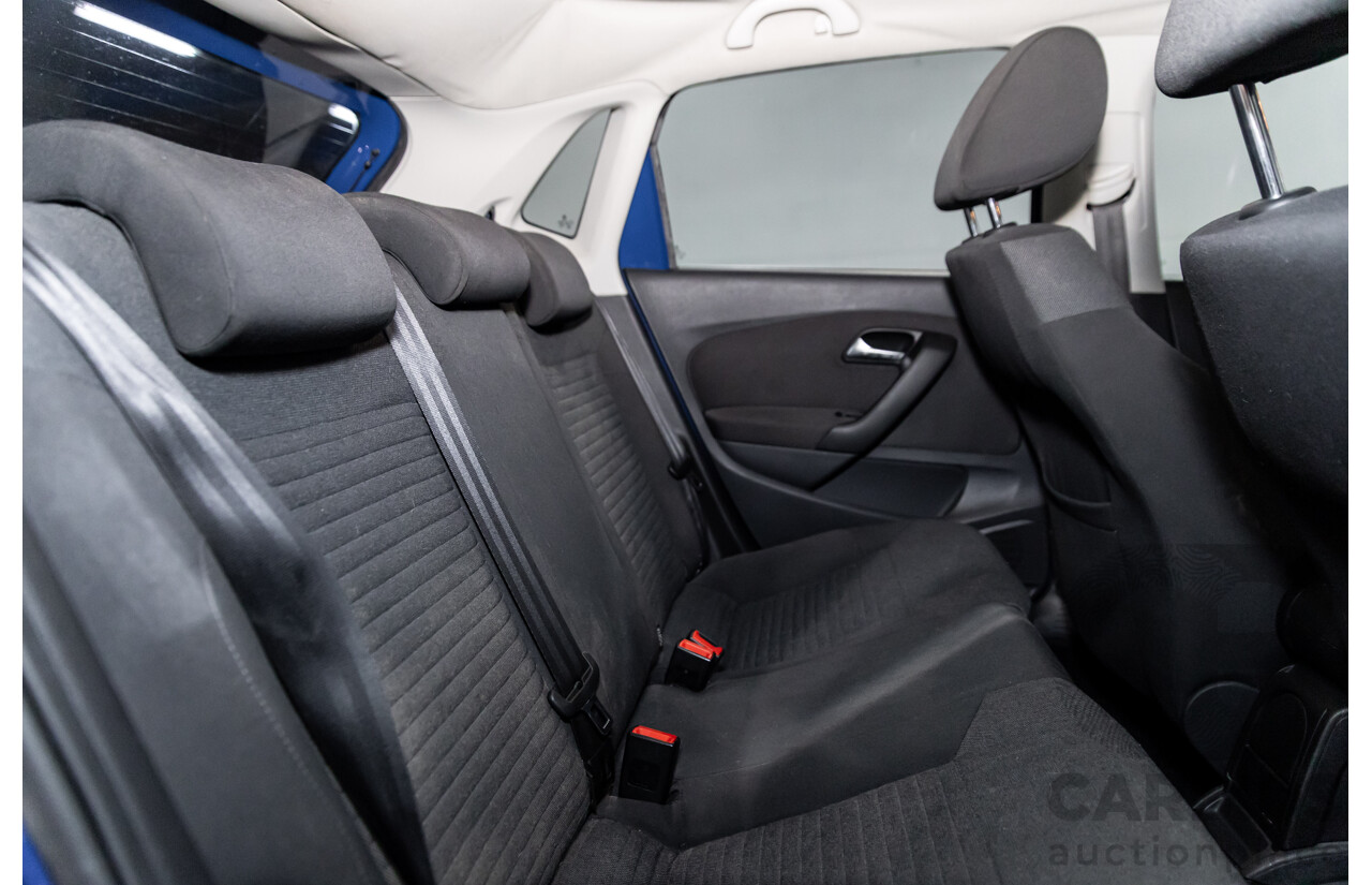11/2010 Volkswagen Polo 66 TDI Comfortline 6R 5d Hatchback Ocean Blue Metallic Turbo Diesel 1.6L