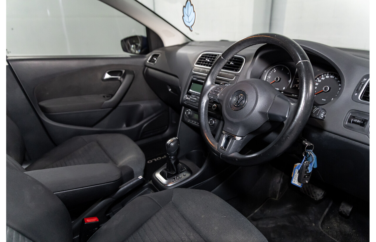 11/2010 Volkswagen Polo 66 TDI Comfortline 6R 5d Hatchback Ocean Blue Metallic Turbo Diesel 1.6L