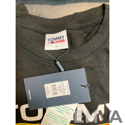 HUGO BOSS Shirts and Crewneck Sweater Size M and L, TOMMY JEANDS T-shirt Size S - Lot of 4