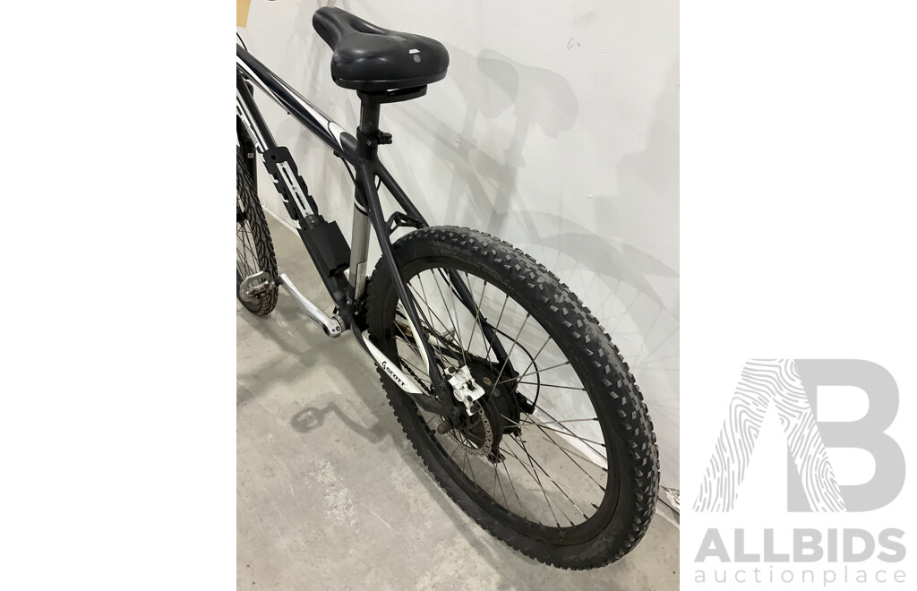 Scott Scale 60 Mountain Bike (48cm Frame)