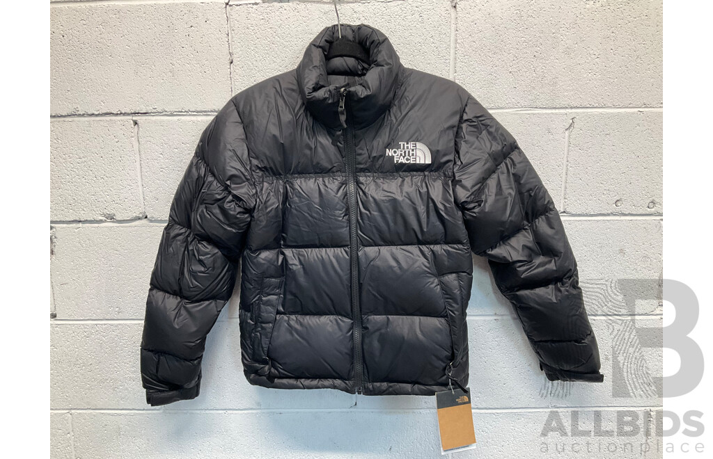 the NORTH FACE 96 Retro Nuptse Jacket Size XS