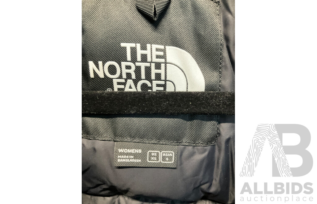 the NORTH FACE 96 Retro Nuptse Jacket Size XS
