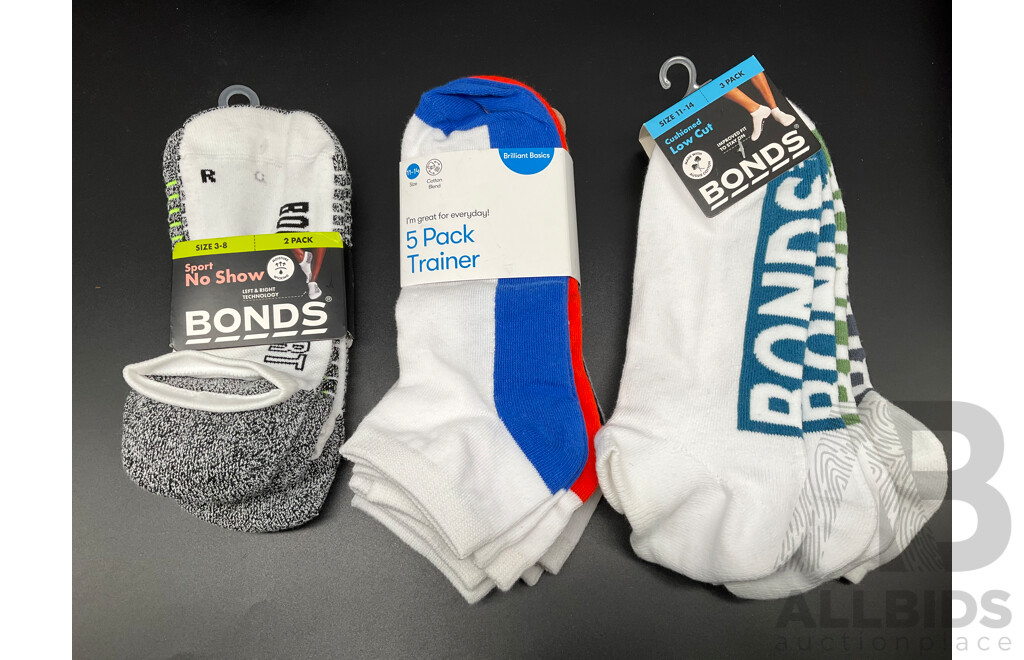 WRANGLER Shorts Size 32 and Assorted BONDS and Kmart Socks and TRADIE Briefs - Lot of 5