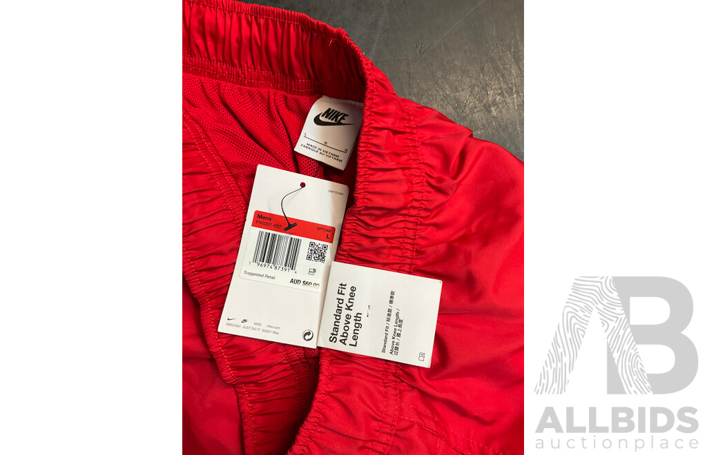 Assorted NIKE Shorts Size L and XL - Lot of 3