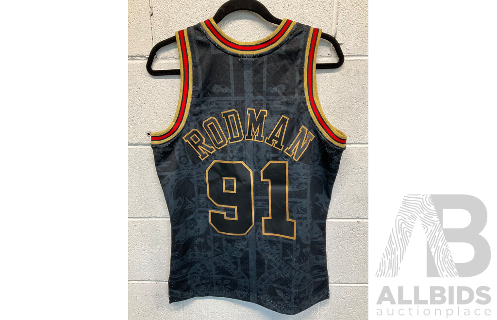 MITHCELL & NESS Dennis Rodman Chicago Bulls Jersey Size S and Sports Tops Size M (x2) - Lot of 3