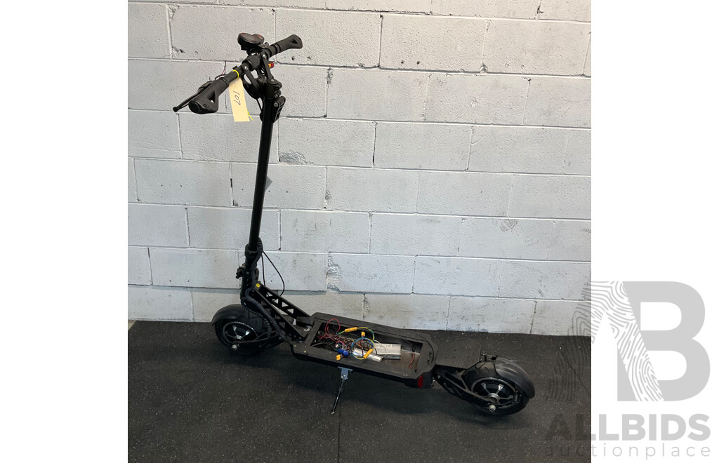 Unbranded Scooter for Parts or Spares