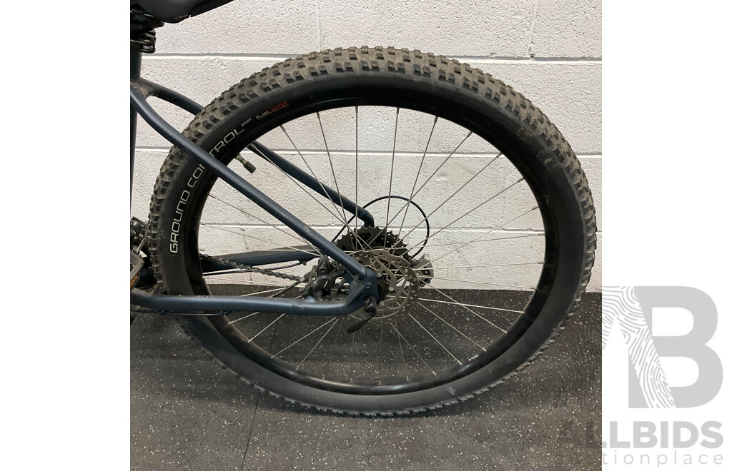 Specialized Pitch Mountain Bike (48cm Frame)