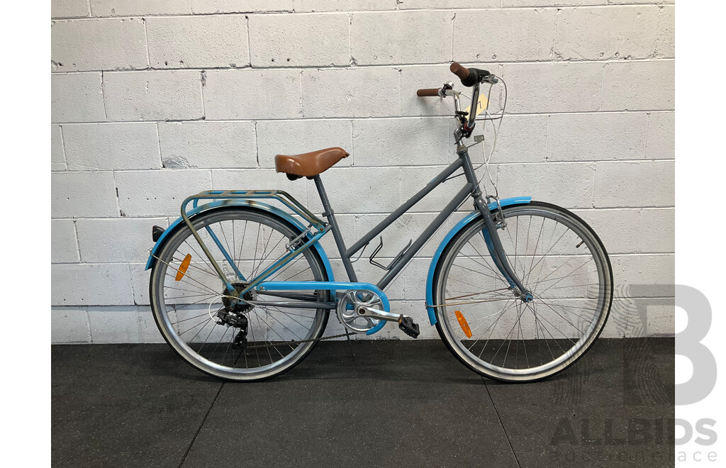 Blue and Gray Bike 7 Speed