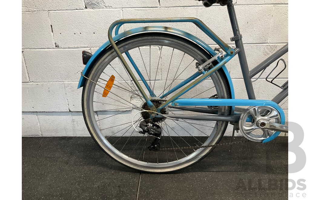Blue and Gray Bike 7 Speed