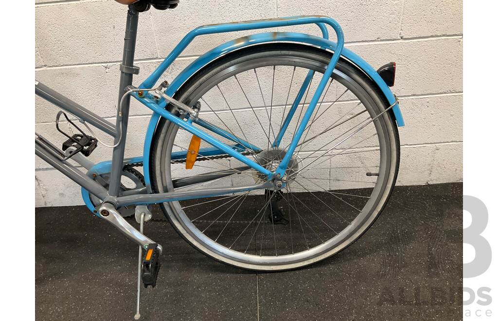Blue and Gray Bike 7 Speed