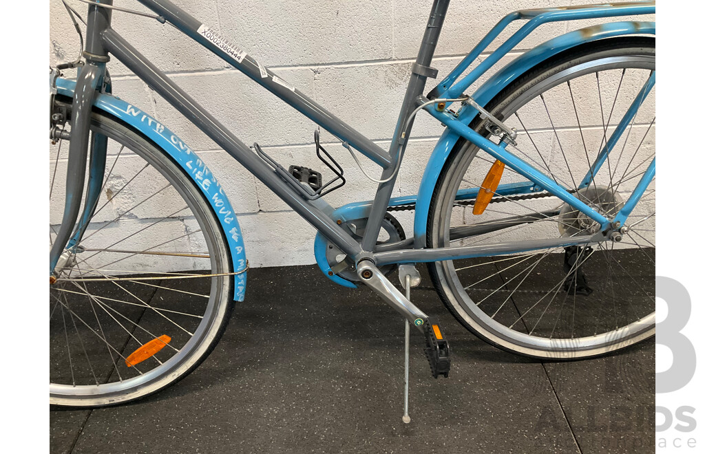 Blue and Gray Bike 7 Speed