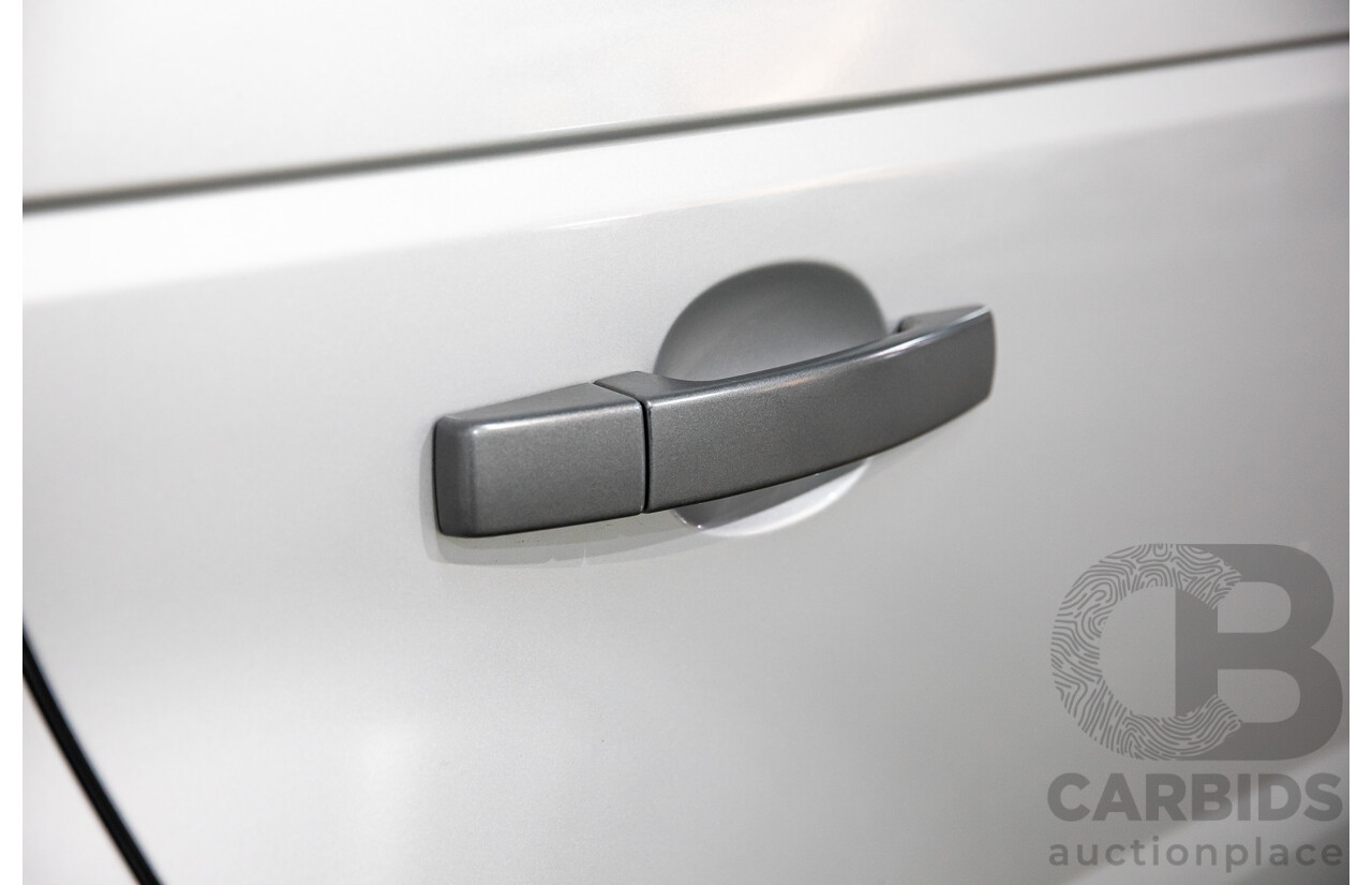 8/2005 Land Rover Range Rover Sport 4.4 V8 4d Wagon Zambezi Silver Metallic V8 4.4L