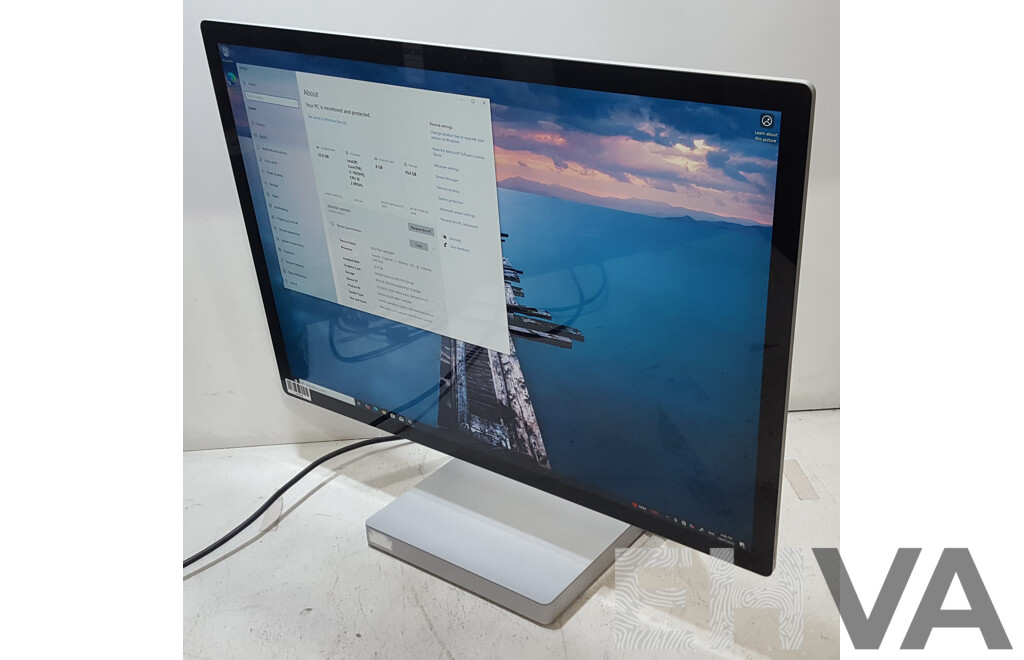 Microsoft (1707) Surface Studio 2 Intel Core i7 (7820HQ) 2.90GHz-3.90GHz 4-Core CPU 28-Inch Touchscreen All-in-One Computer