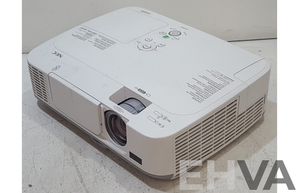 NEC (M300X) XGA 3LCD Projector
