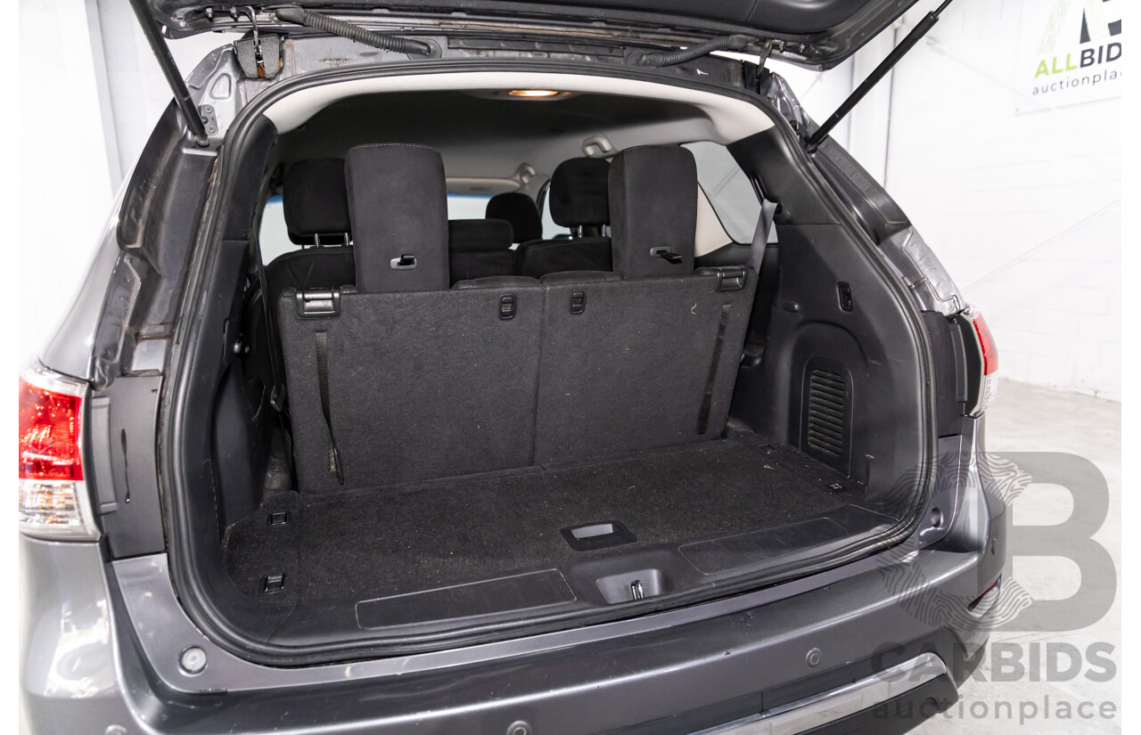 10/2016 Nissan Pathfinder ST (4x2) FWD R52 MY15 Upgrade 4d Wagon Gun Metallic Grey V6 3.5L - 7 Seater