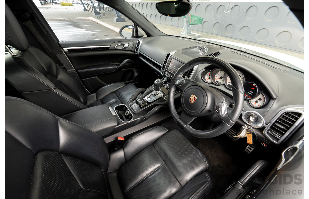 3/2011 Porsche Cayenne S (AWD) Series 2 4d Wagon White V8 4.8L