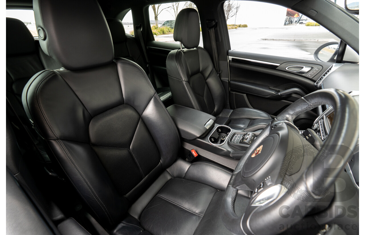 3/2011 Porsche Cayenne S (AWD) Series 2 4d Wagon White V8 4.8L