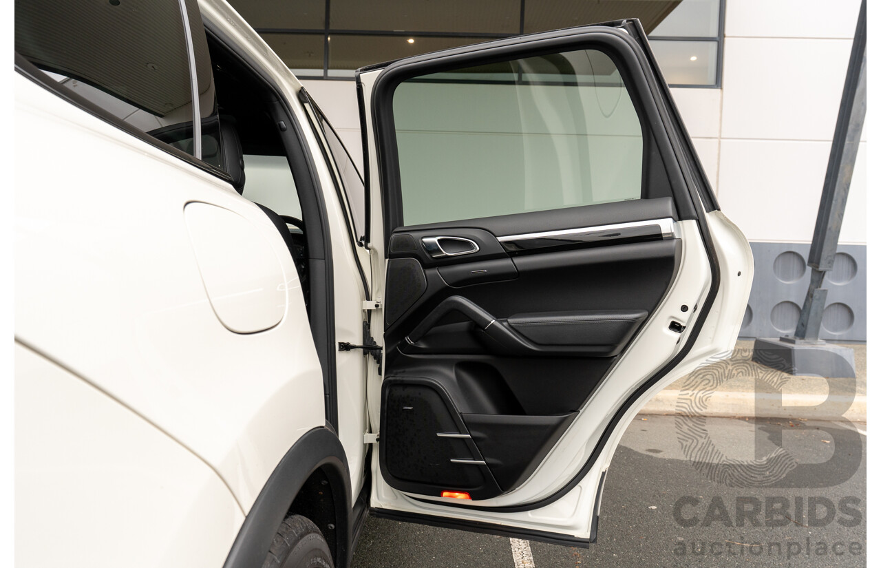 3/2011 Porsche Cayenne S (AWD) Series 2 4d Wagon White V8 4.8L