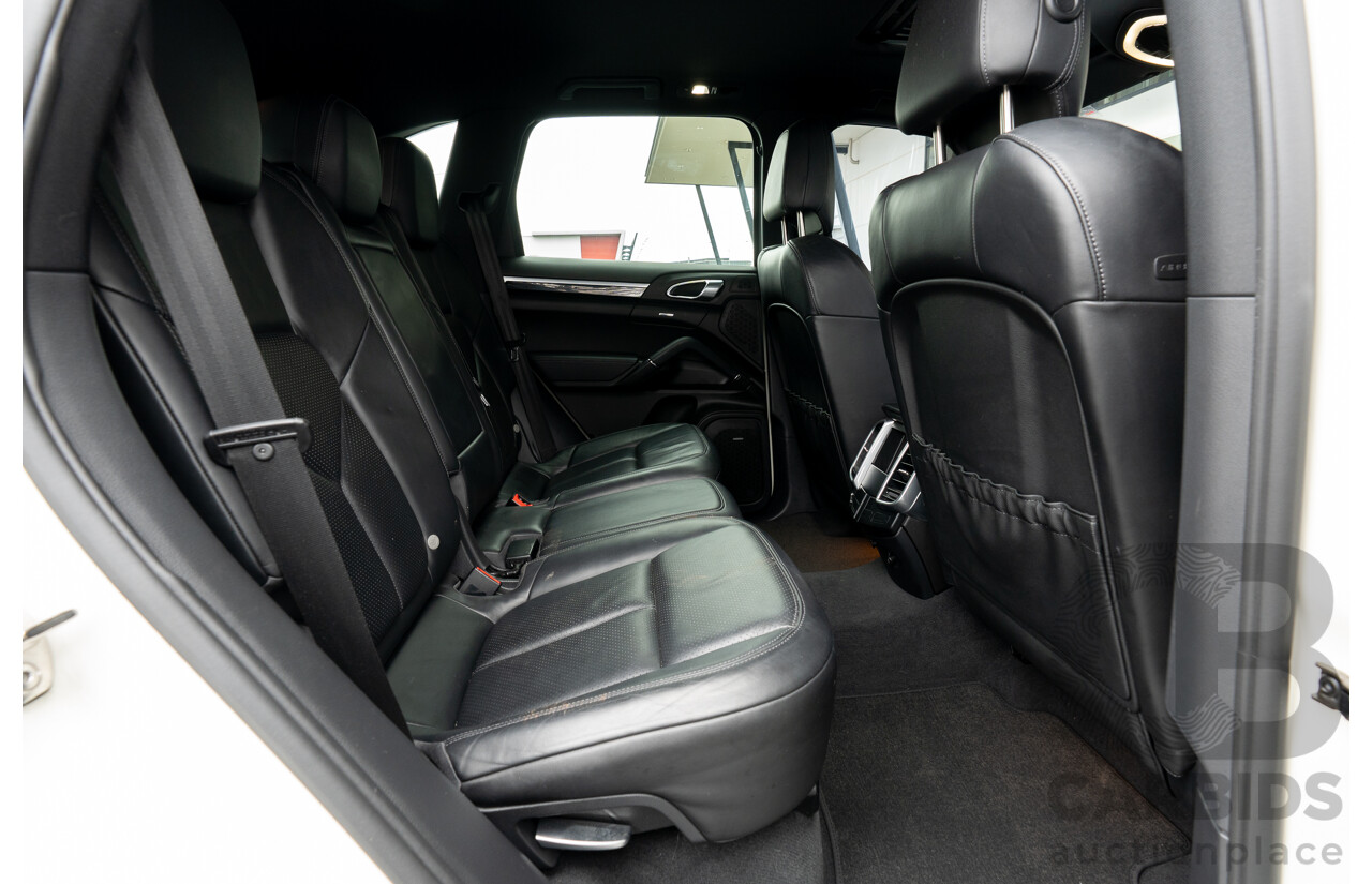 3/2011 Porsche Cayenne S (AWD) Series 2 4d Wagon White V8 4.8L