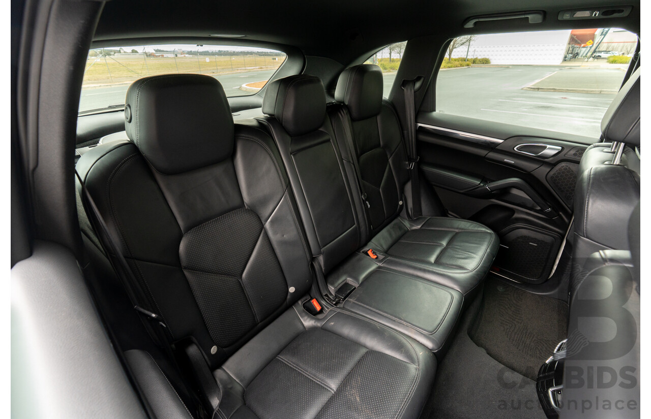 3/2011 Porsche Cayenne S (AWD) Series 2 4d Wagon White V8 4.8L