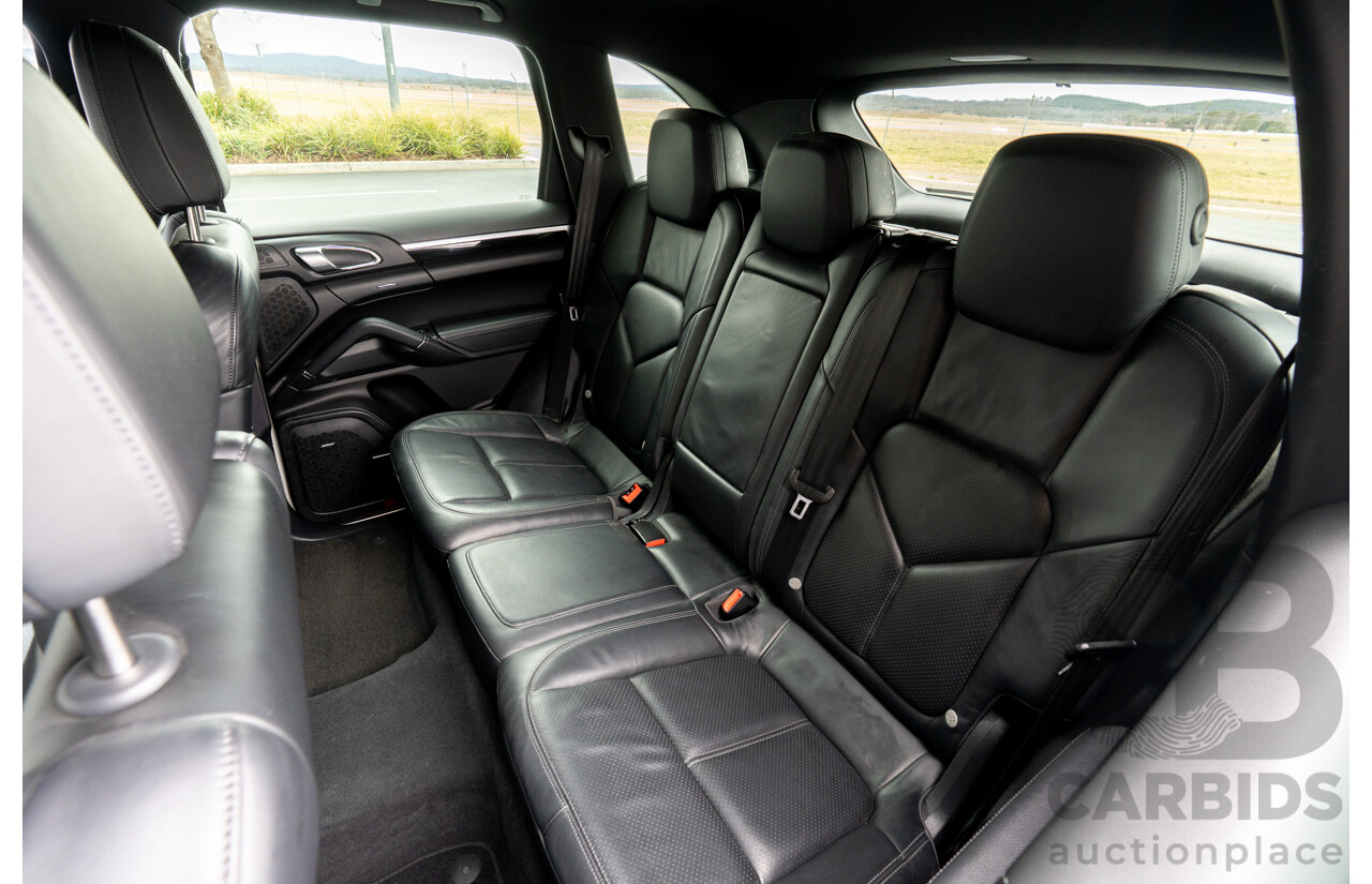 3/2011 Porsche Cayenne S (AWD) Series 2 4d Wagon White V8 4.8L