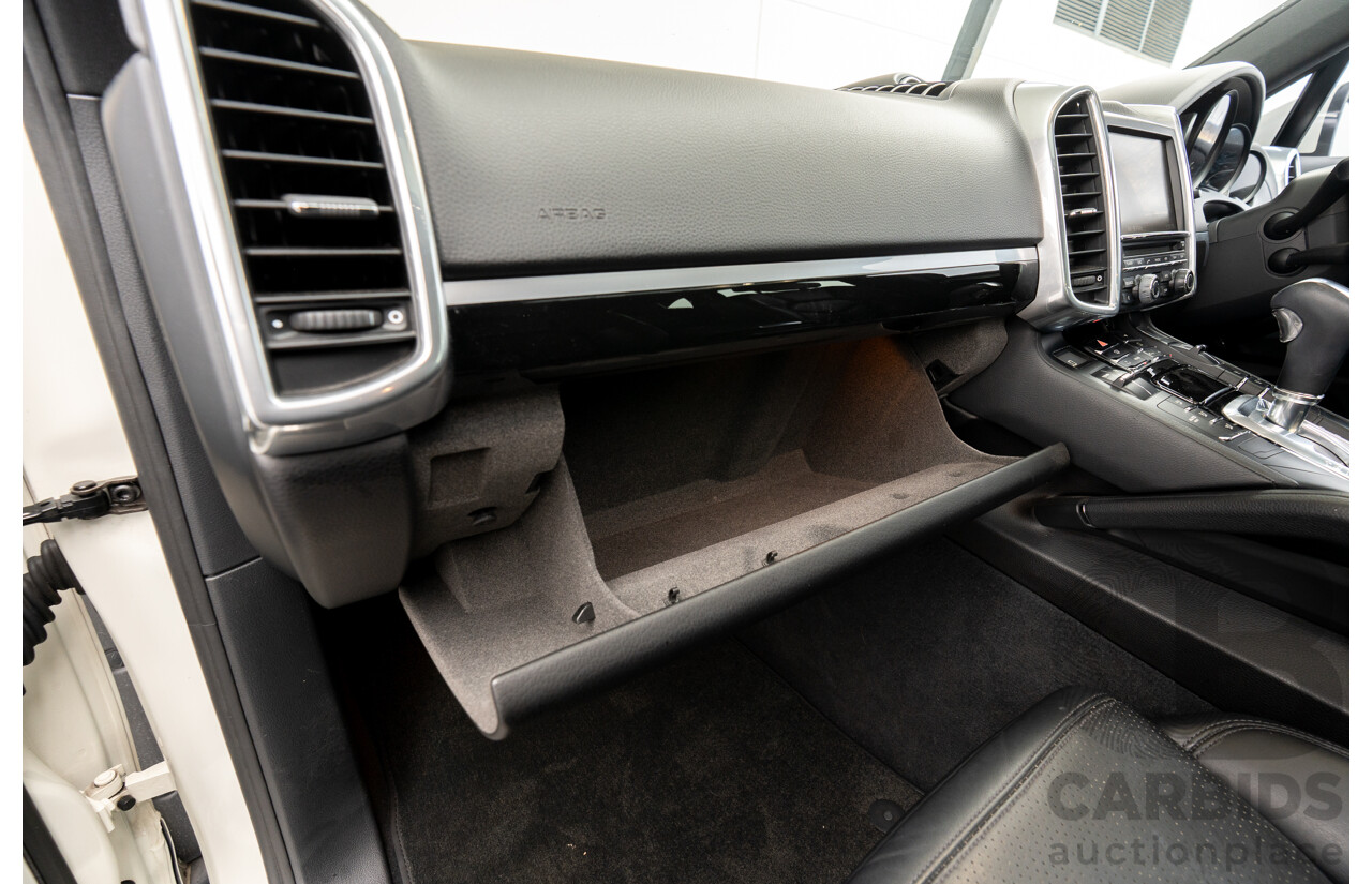 3/2011 Porsche Cayenne S (AWD) Series 2 4d Wagon White V8 4.8L
