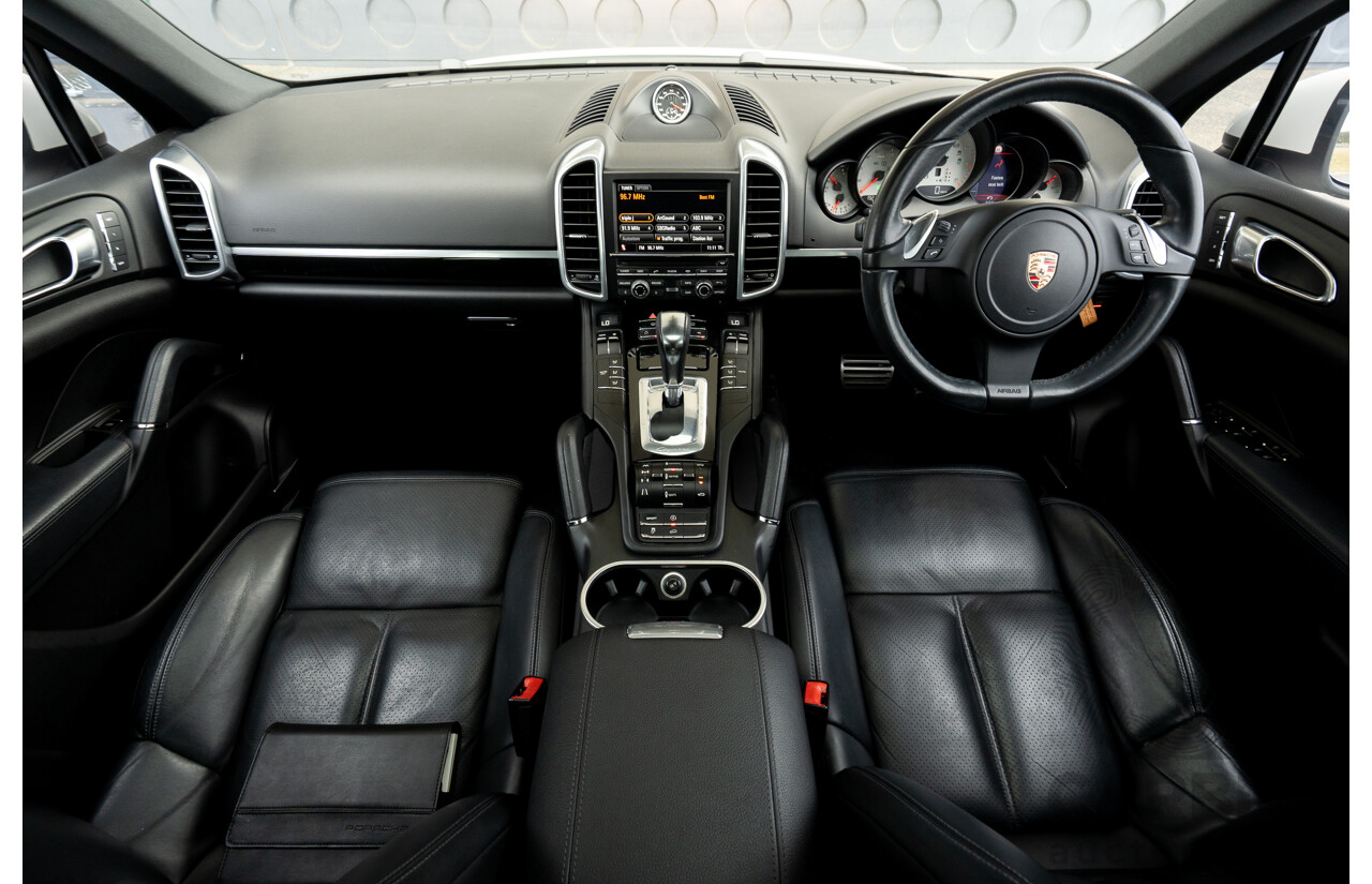 3/2011 Porsche Cayenne S (AWD) Series 2 4d Wagon White V8 4.8L