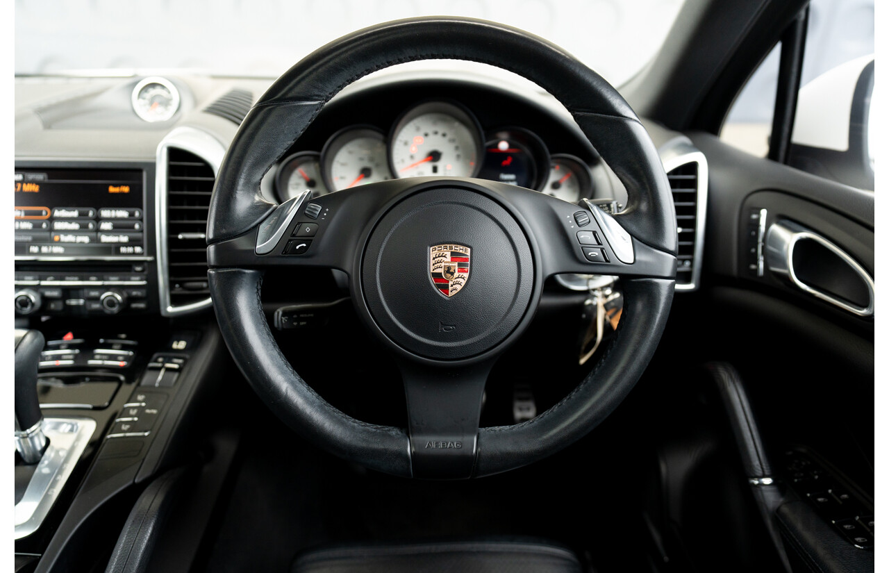 3/2011 Porsche Cayenne S (AWD) Series 2 4d Wagon White V8 4.8L