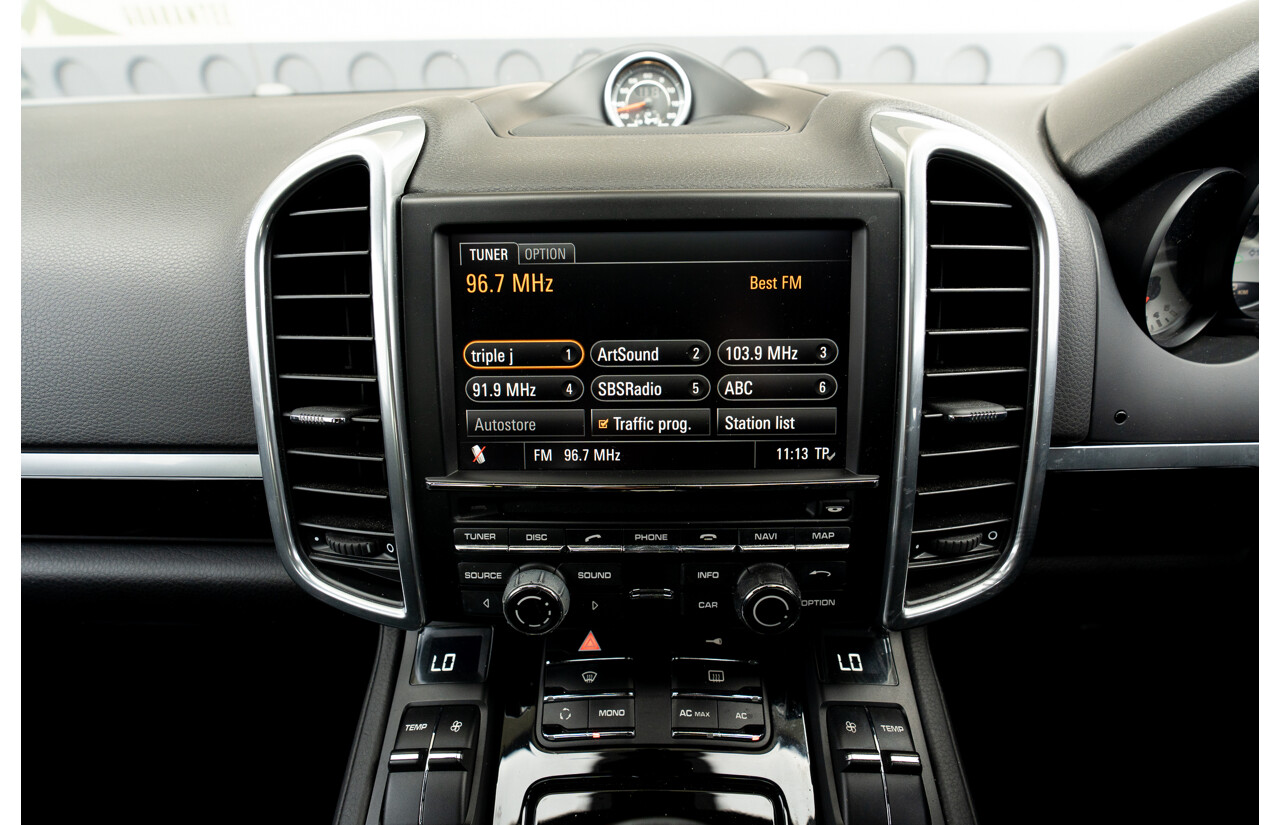 3/2011 Porsche Cayenne S (AWD) Series 2 4d Wagon White V8 4.8L