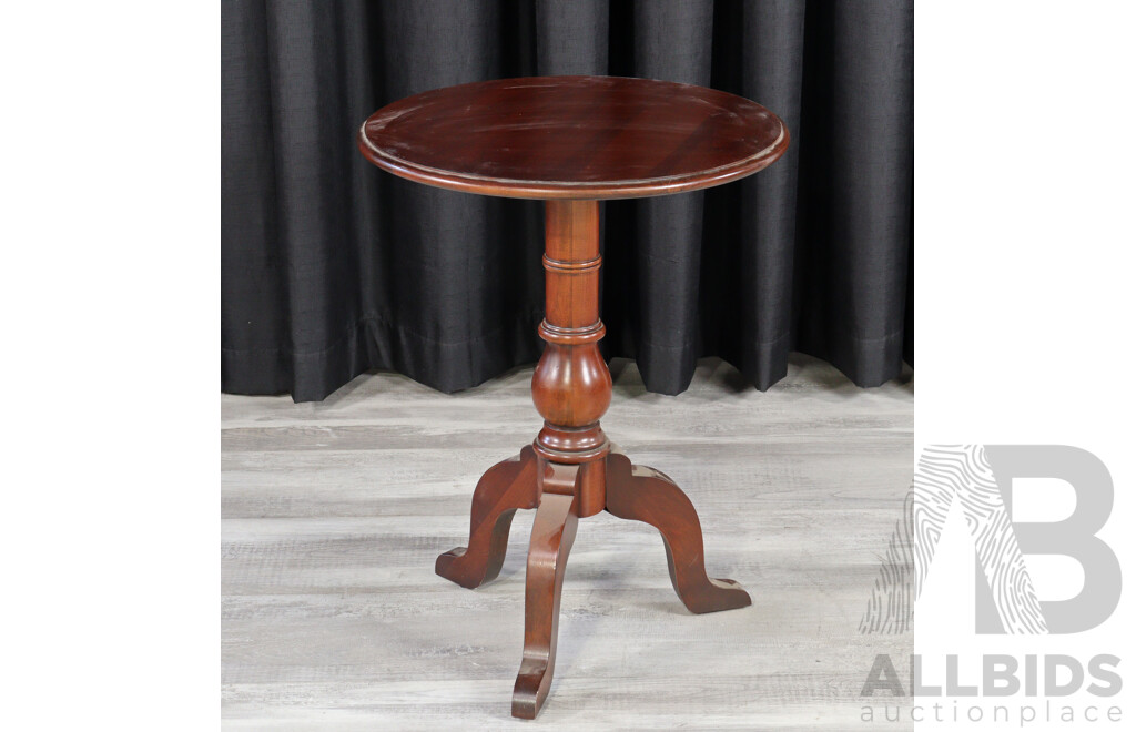 Drexel Heritage Single Pedestal Wine Table