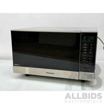 Panasonic (NN-SF574S) Stainless Steel Flatbed Inverter Microwave