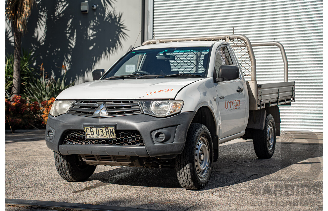 2/2014 Mitsubishi Triton GL MN MY14 Update C/Chas Solid White 2.4L