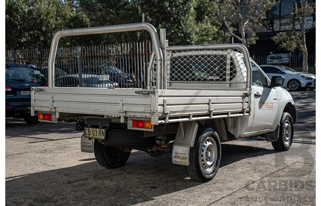 2/2014 Mitsubishi Triton GL MN MY14 Update C/Chas Solid White 2.4L